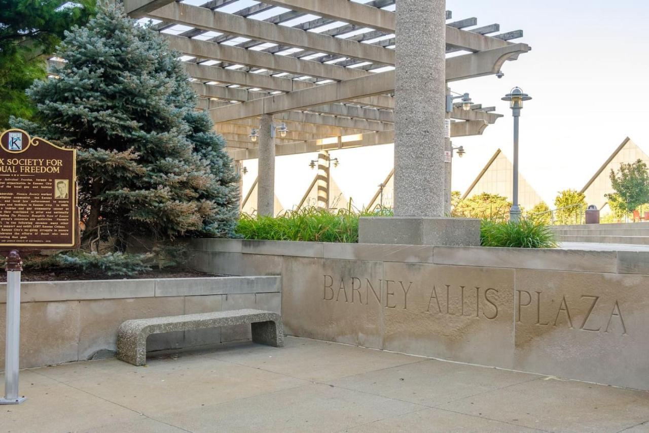 Frontdesk 915 Broadway Apts Downtown קנזס סיטי מראה חיצוני תמונה